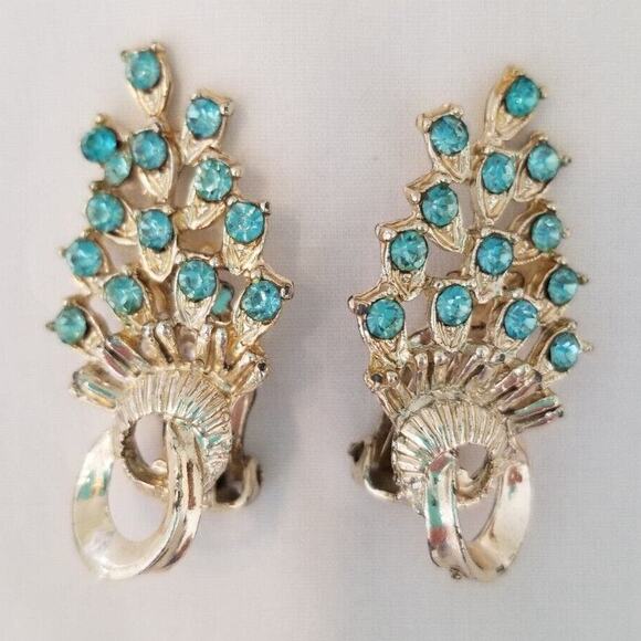 Unbranded Jewelry - VTG Aqua-Blue Rhinestones & Silver-Tone Hinge Women's Clip-on Earrings